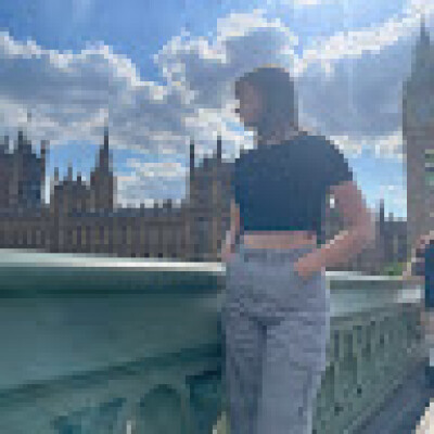 Anna zoekt een Kamer / Studio / Appartement / Huurwoning in Rotterdam