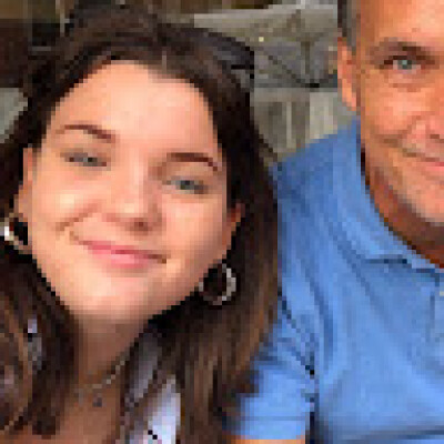 Eva  zoekt een Kamer / Studio / Appartement / Huurwoning in Rotterdam