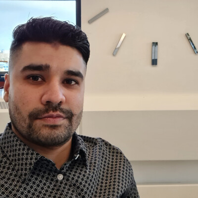 S.W. zoekt een Appartement in Rotterdam