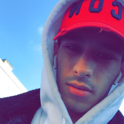 Nourdin  zoekt een Studio / Appartement / Huurwoning in Rotterdam