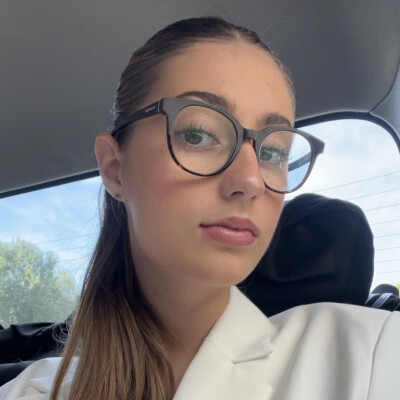 Theodora zoekt een Kamer / Studio / Appartement in Rotterdam