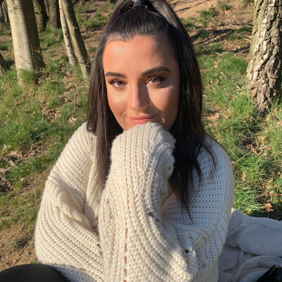 Lois zoekt een Kamer / Studio / Appartement in Rotterdam