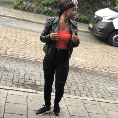 Yevgeny zoekt een Kamer / Studio / Appartement in Rotterdam