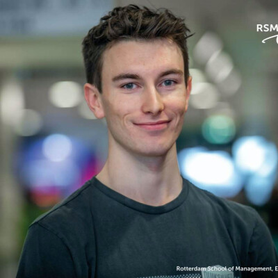 Liam zoekt een Kamer / Studio / Appartement / Huurwoning in Rotterdam