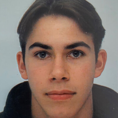 Luis zoekt een Kamer / Studio / Appartement / Huurwoning in Rotterdam