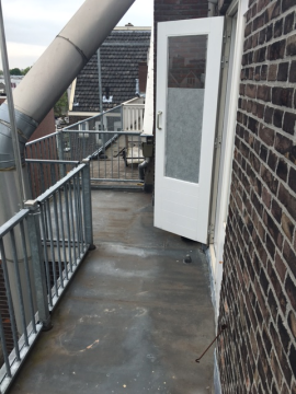 Dak terras grenzend aan slaapkamer 1