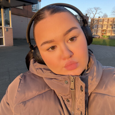 Luna zoekt een Kamer / Studio / Appartement / Huurwoning in Rotterdam