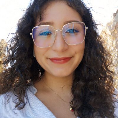 Roberta  zoekt een Kamer / Studio / Appartement / Woonboot in Rotterdam