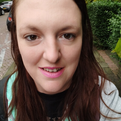 Barbara zoekt een Kamer / Studio / Appartement / Huurwoning in Rotterdam