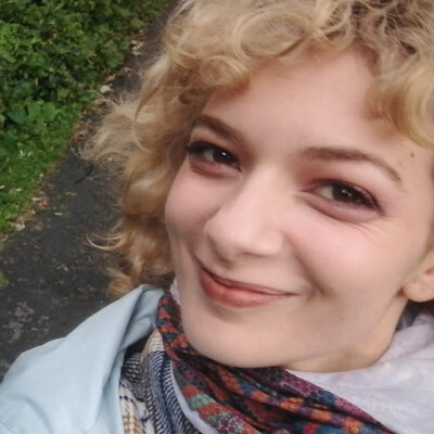 Theodora zoekt een Kamer / Studio in Rotterdam