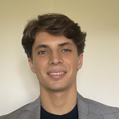 Edoardo  zoekt een Kamer / Studio / Appartement in Rotterdam