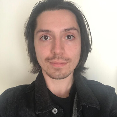 Luis  zoekt een Kamer / Studio / Appartement / Huurwoning in Rotterdam