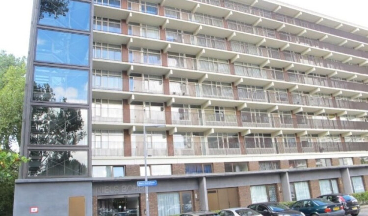 Niels Bohrplaats, Rotterdam