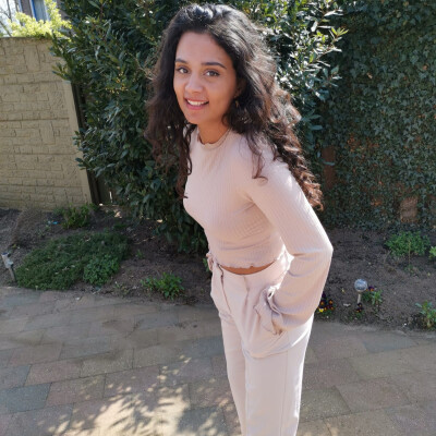 Nandani zoekt een Kamer / Studio / Appartement in Rotterdam