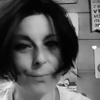 Sanja zoekt een Studio / Appartement / Huurwoning / Woonboot in Rotterdam