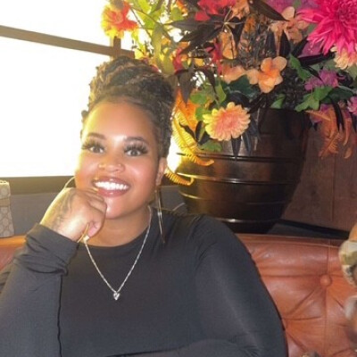 Larissa zoekt een Kamer / Studio / Appartement in Rotterdam