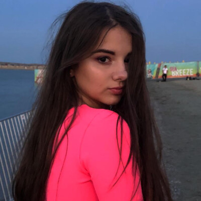 Mara  zoekt een Kamer / Studio in Rotterdam